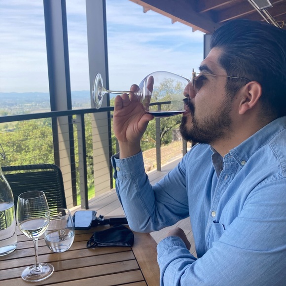 Meet your Posher, Francisco - Picture 1 of 1